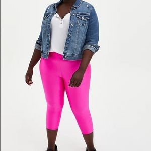 Torrid Liquid Legging Pedal Pusher in Hot Pink